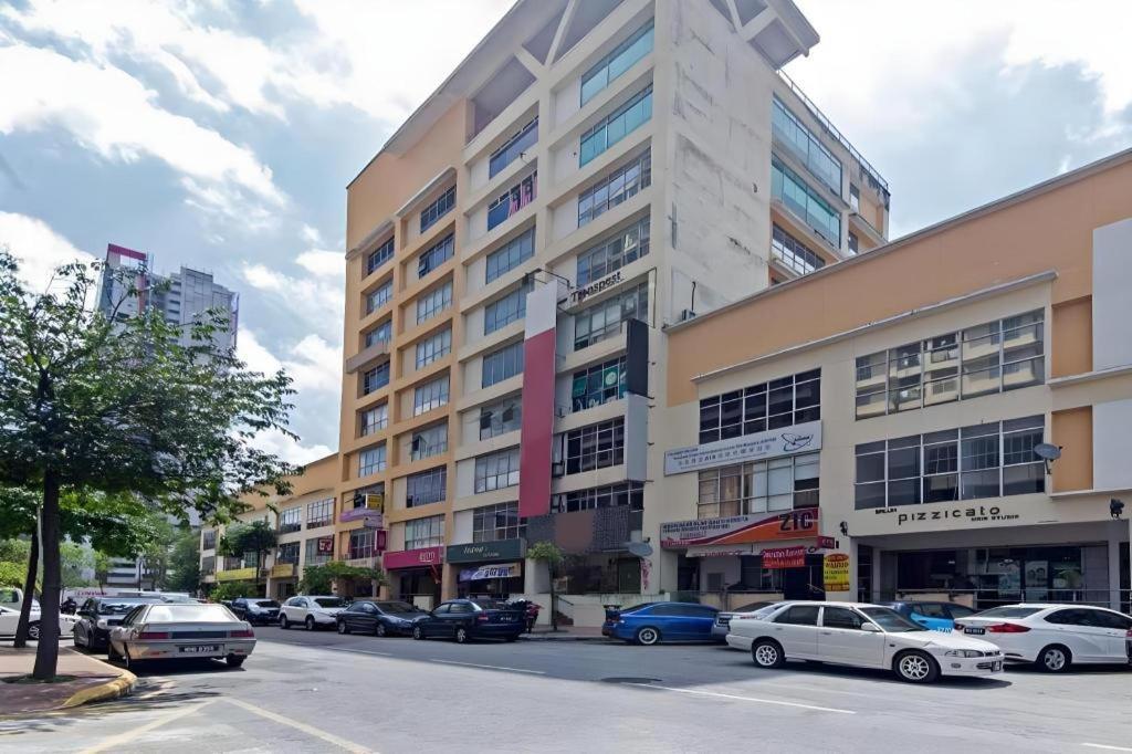 Hotel Oyo 90429 Narasindo 2*